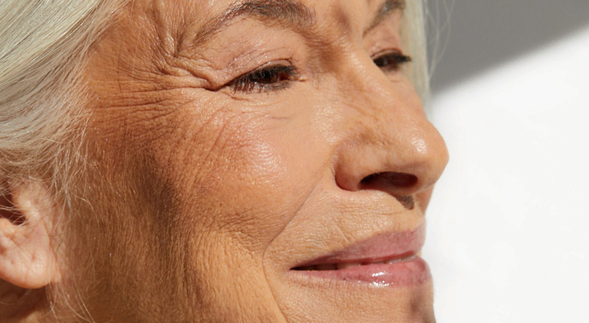 La menopausia no solo transforma tu vida, también cambia tu piel