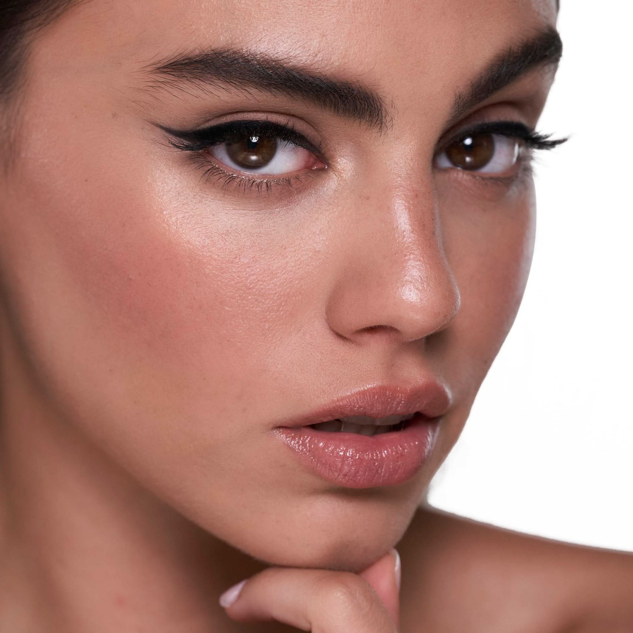 Lapiz de Ojos Negro - Maquillaje Natural Saigu