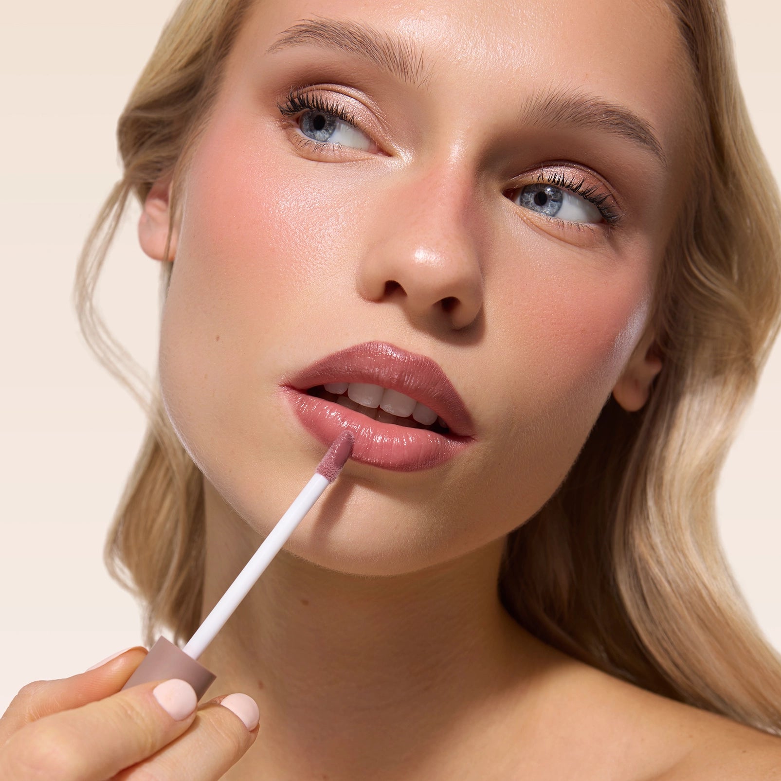 Lápiz de labios Perfilado Sedoso - Saigu Cosmetics