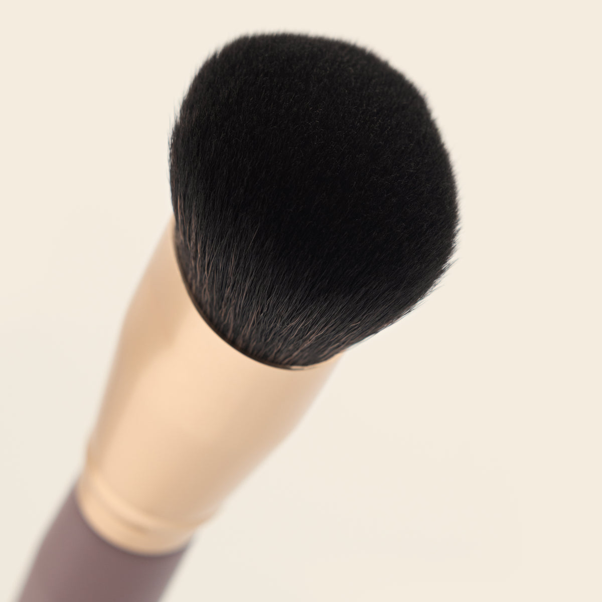 Brocha 027 · Base de maquillaje - IBbrushes x Saigu - Saigu Cosmetics