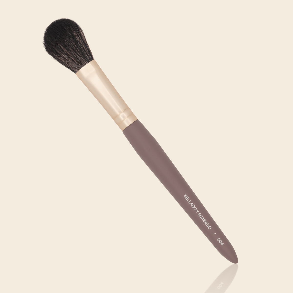 Brocha 004 · Sellado y acabado - IBbrushes x Saigu - Saigu Cosmetics