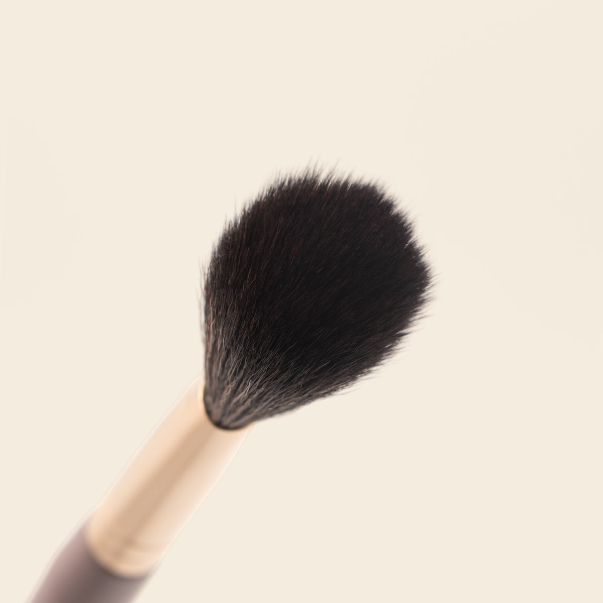 Brocha 004 · Sellado y acabado - IBbrushes x Saigu - Saigu Cosmetics