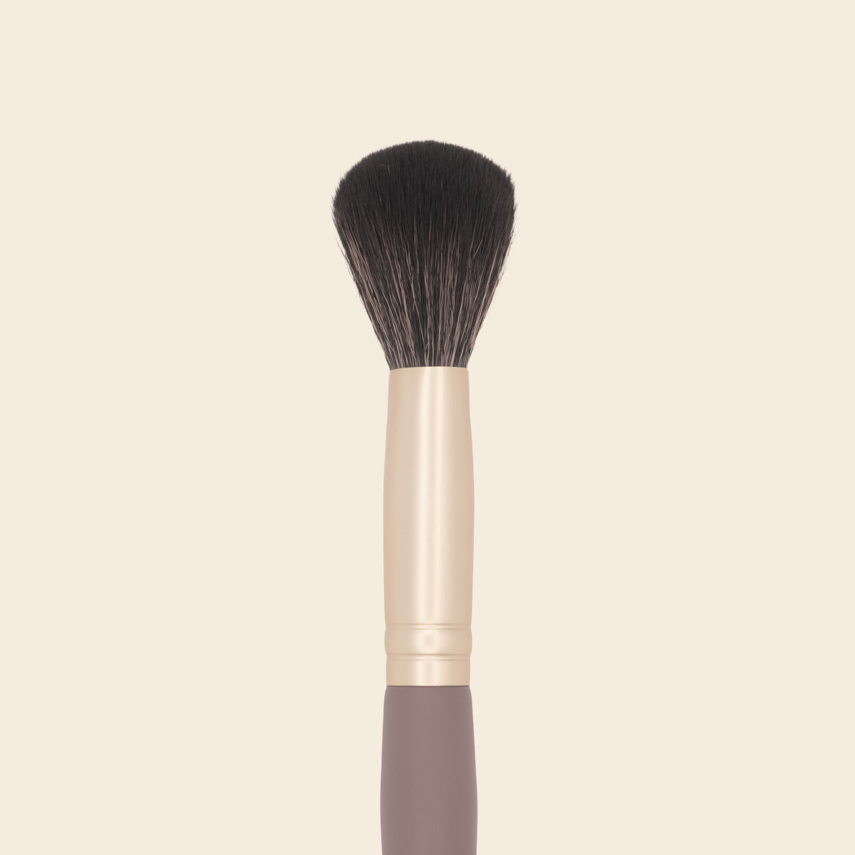 Brocha 005 · Colorete y bronzer en polvo - IBbrushes x Saigu - Saigu Cosmetics