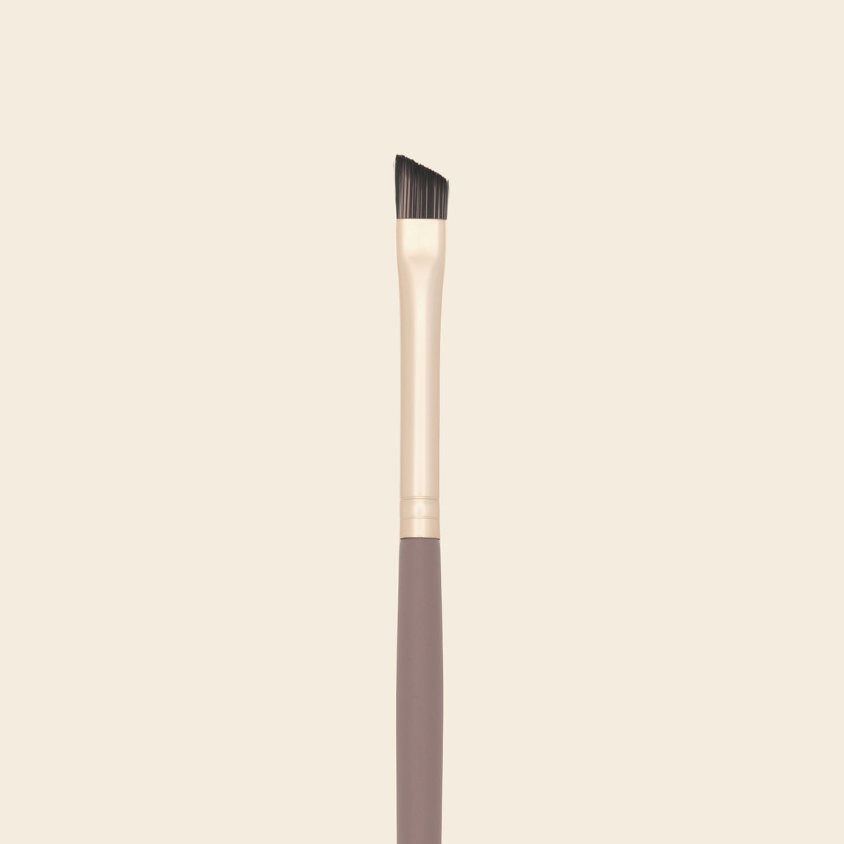 Pincel 017 · Delineado y biselado - IBbrushes x Saigu - Saigu Cosmetics