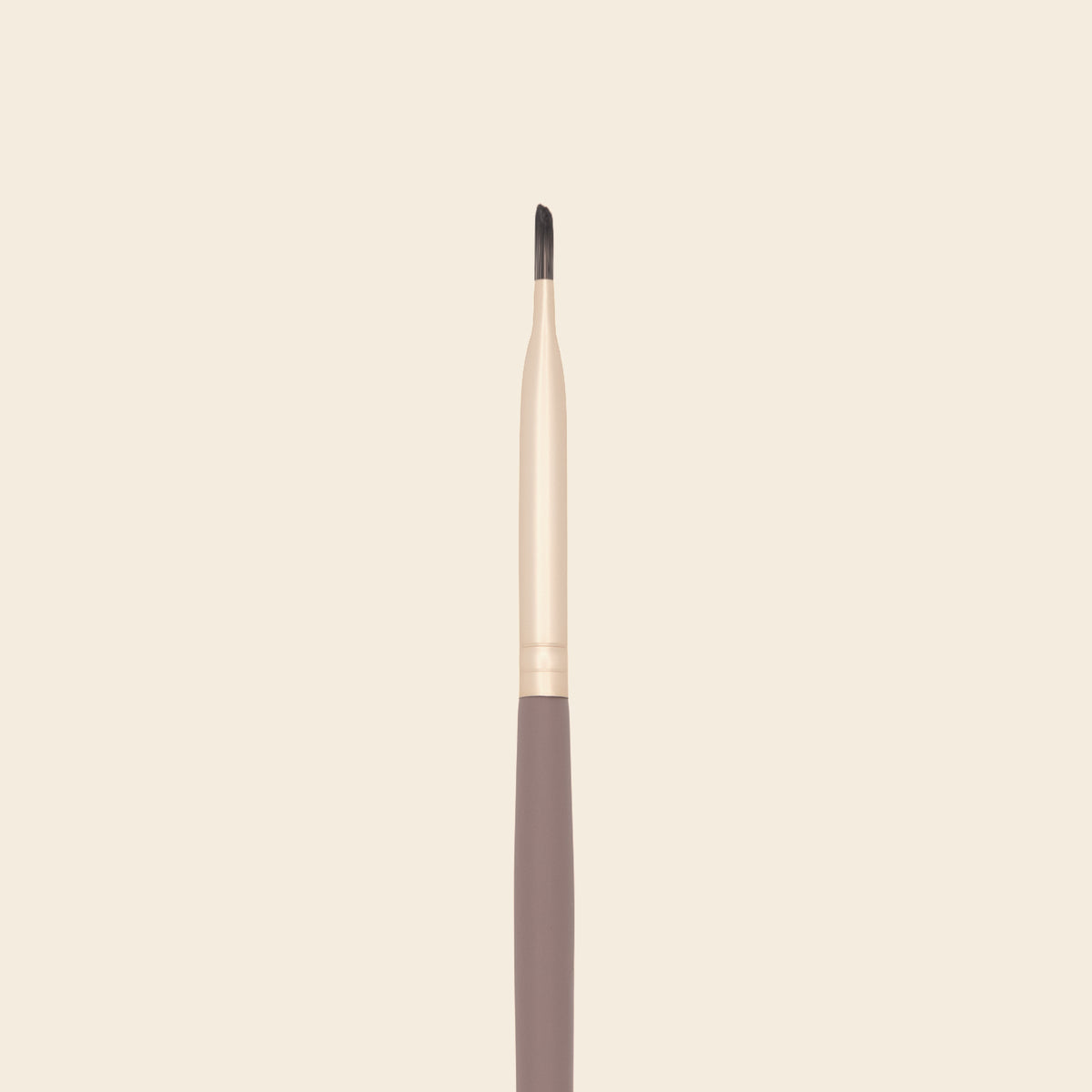 Pincel 017 · Delineado y biselado - IBbrushes x Saigu - Saigu Cosmetics