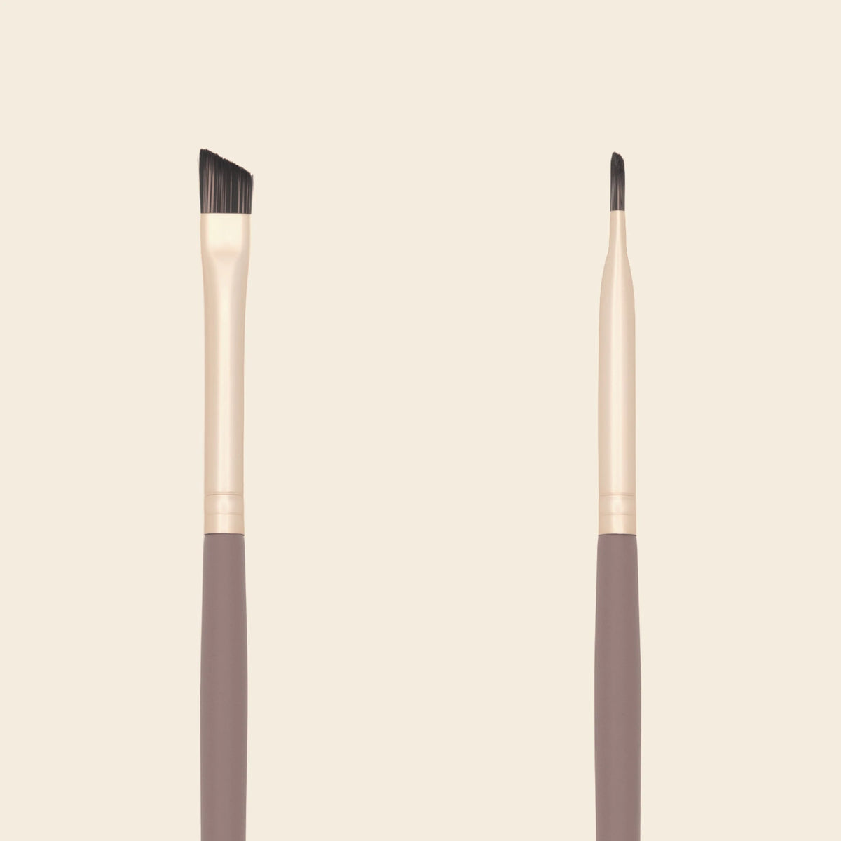 Pincel 017 · Delineado y biselado - IBbrushes x Saigu - Saigu Cosmetics
