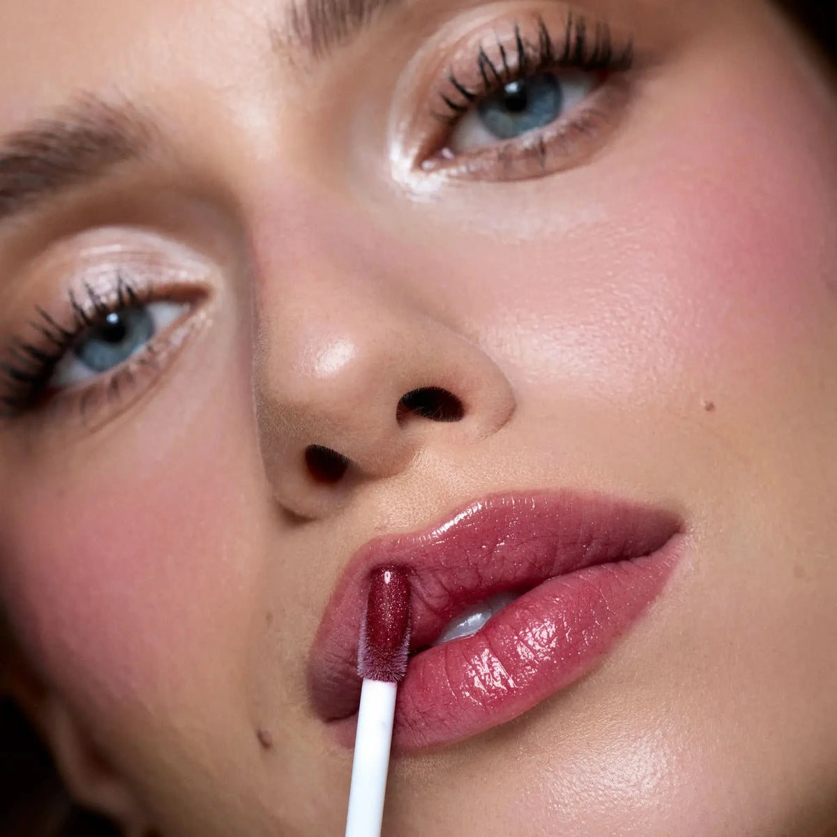 Lip Gloss Melting Plump Wild Berry - Saigu Cosmetics