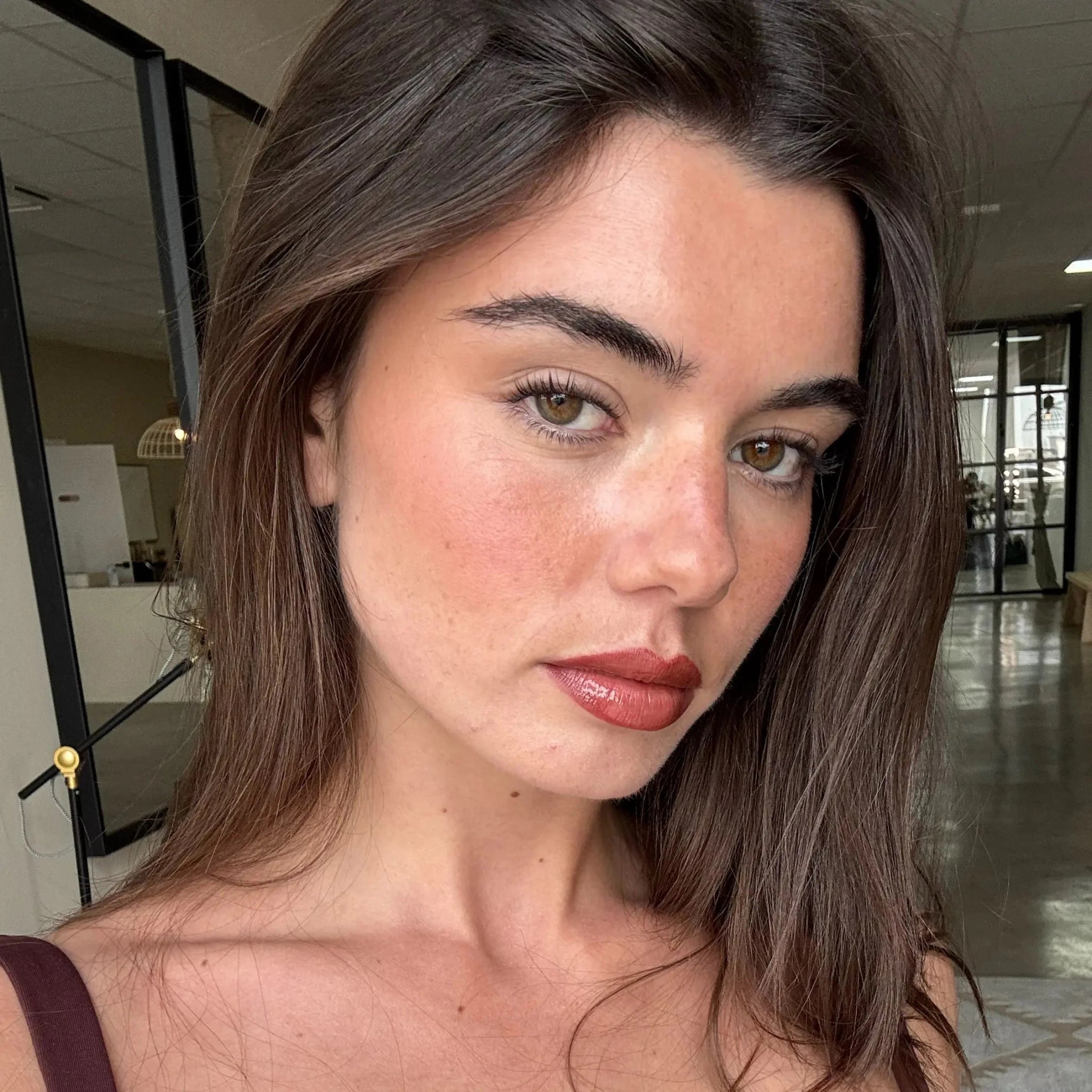 Lápiz de labios Perfilado Sedoso - Saigu Cosmetics