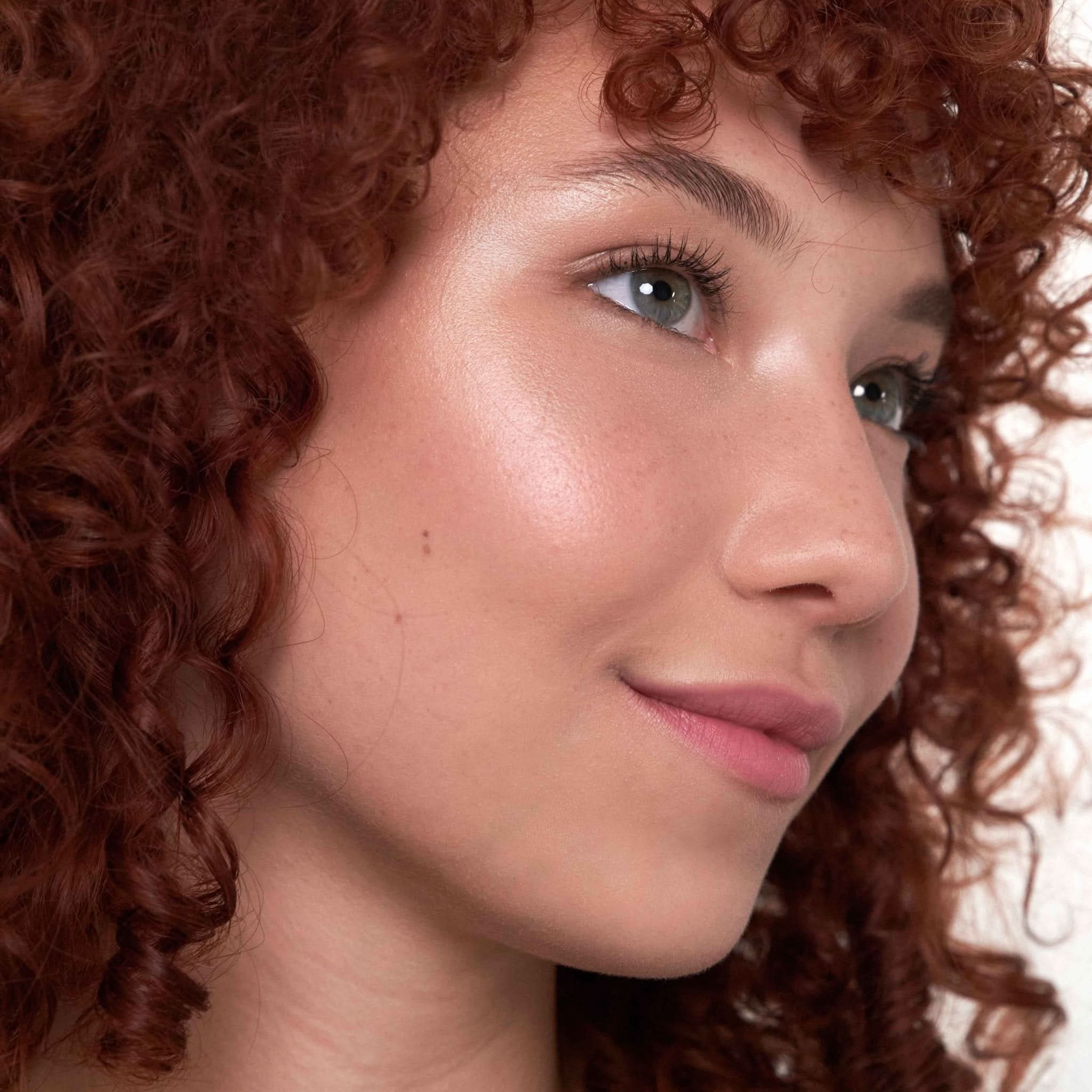 Iluminador - Maquillaje Natural Saigu